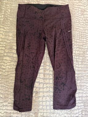 lululemon athletica Dark Plum Geometric Capris